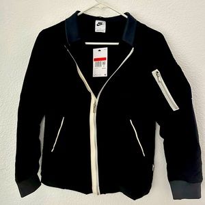 Boys nike bomber jacket with zipper pocket on the sleeve
